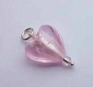 Minihjärta i rosa glas