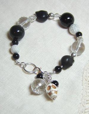 Dödskalle armband med onyx